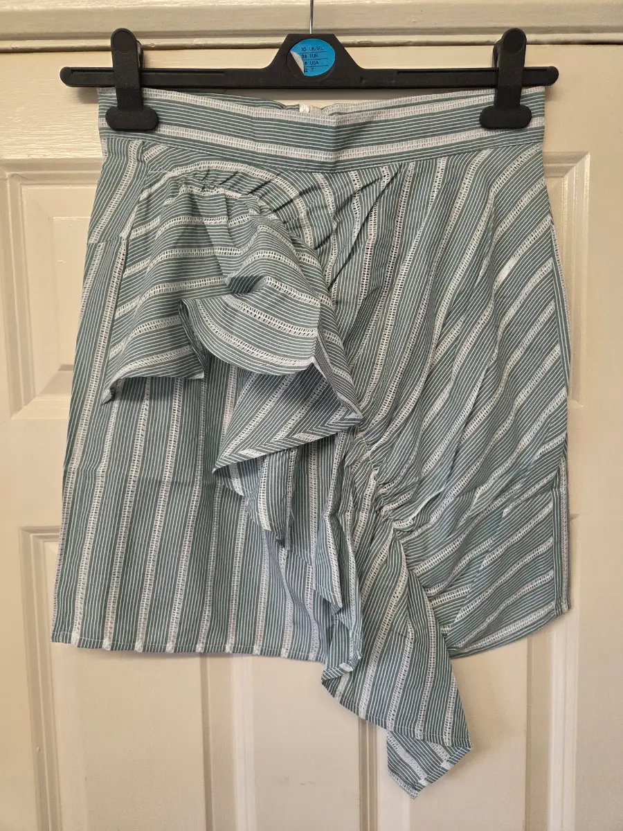 Angelababy Green & White Striped Ruffled Asymmetric Mini Skirt. Size M (UK10)