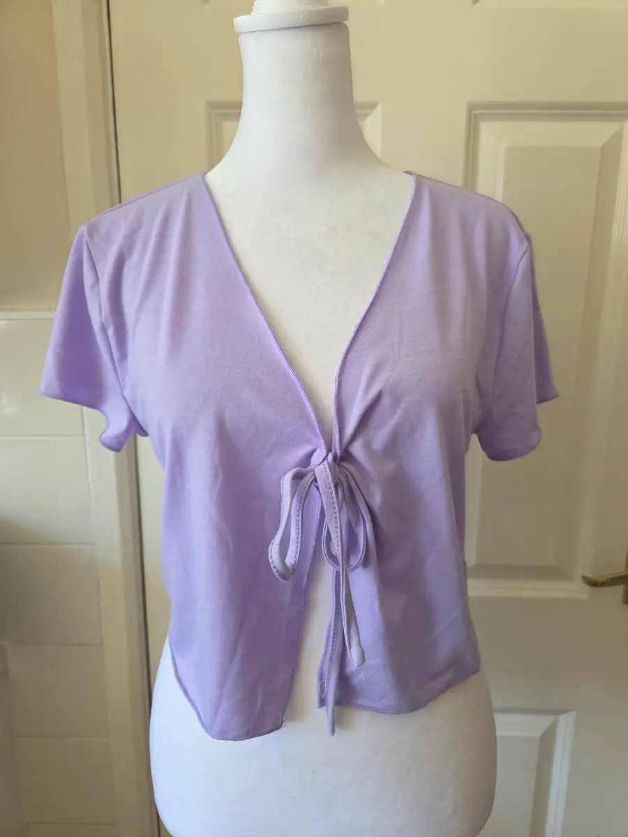 South Beach Lilac Tie Front Short Sleeve Crop Top. Size 14