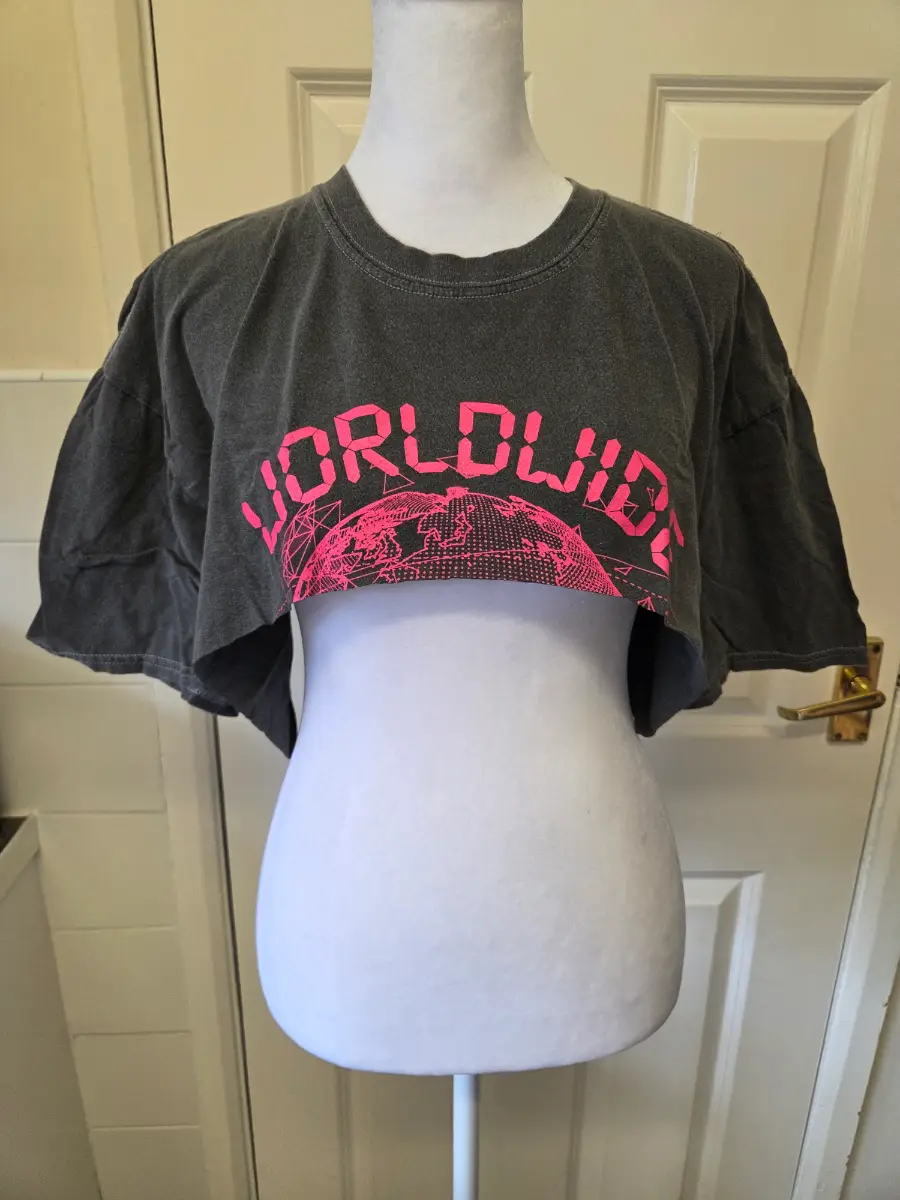 PLT Faded Black & Pink Worldwide Slogan Super Crop Top. Size XL (UK16-18)