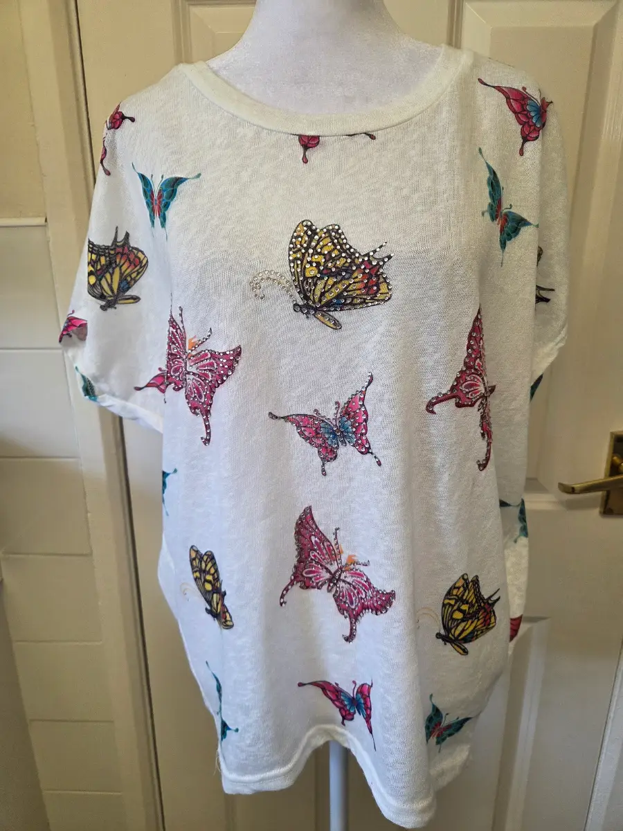 Izabel London White Butterfly Diamante Knit Top. Size 10