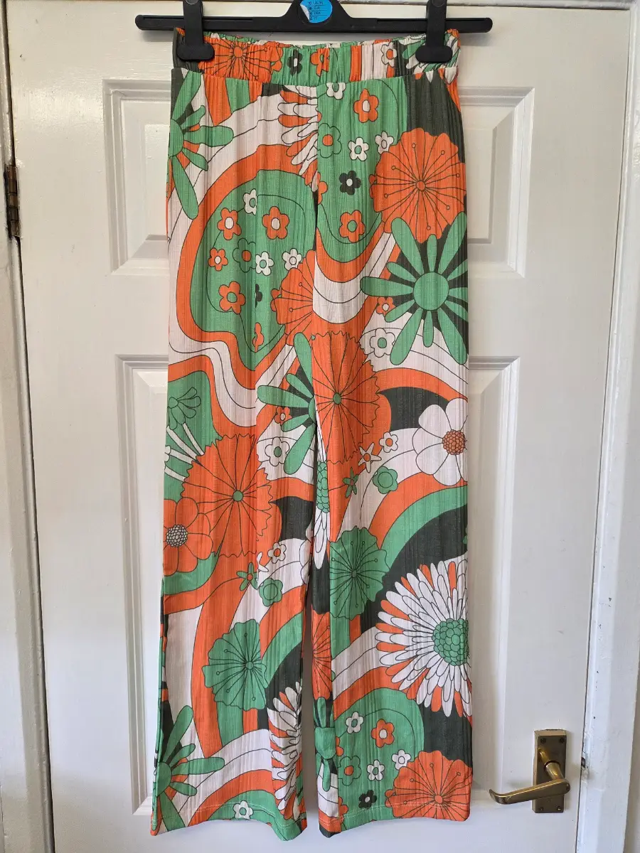 Reclaimed Vintage Retro 70s Floral Flared Trousers. Size 6