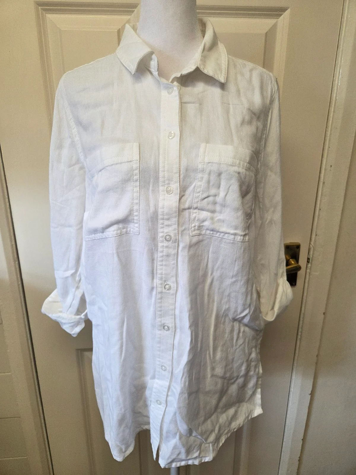 White Oversized Boyfriend Button Up Shirt Women Size 12 Frayed Hem Pocket Long Sleeve