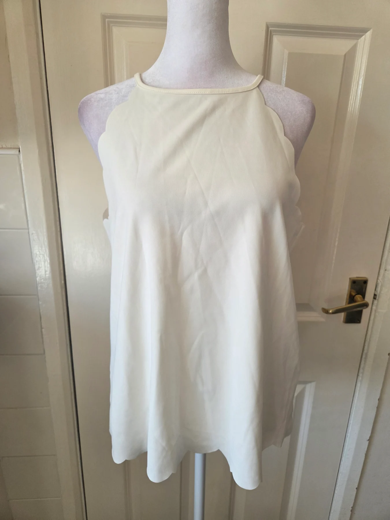 New Look Cream Scallop High Neck Halter Top. Size 14