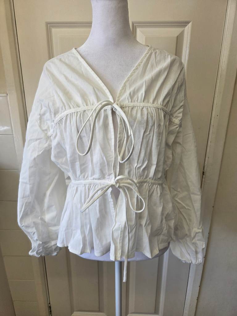 Boho Cottagecore White Double Tie Peplum Top. Size Small