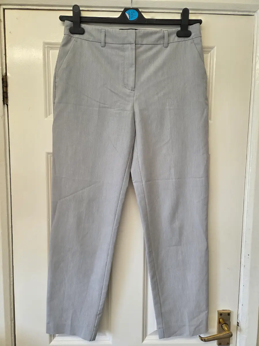Dorothy Perkins Light Grey Tailored Trousers. Size 8