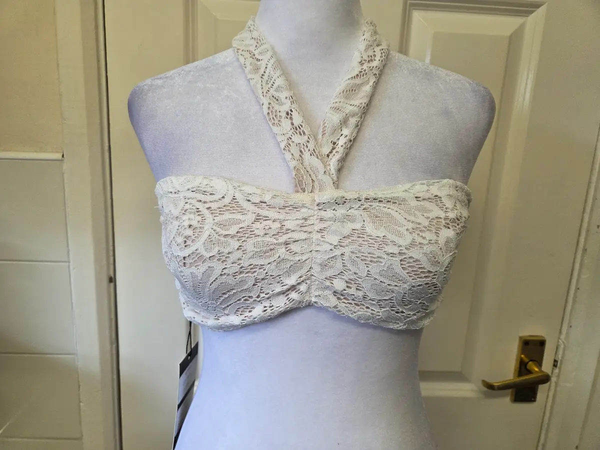 Ego White Lace Halter Neck Crop Top. Size Small. Sample Piece