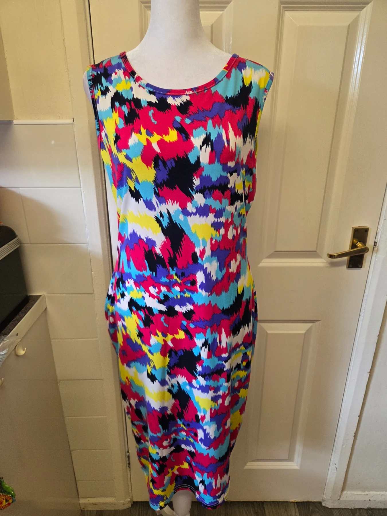 Ruiyige Vibrant Abstract Print Sleeveless Midi Dress. Size Small