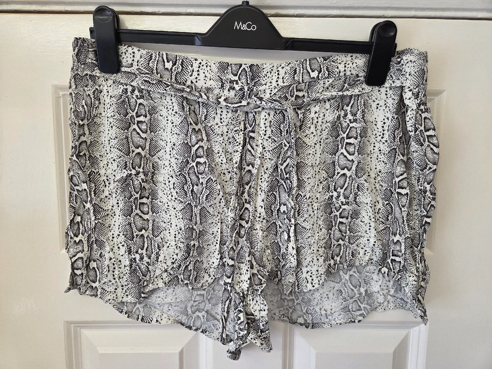 Primark Snakeskin Print Tie-Waist Shorts. Size 18