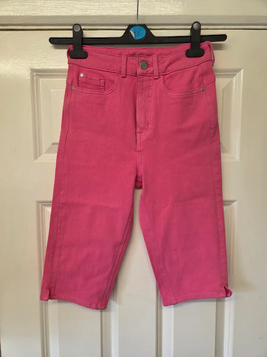 Marks and Spencer Hot Pink Denim Pedal Pushers Capris. Size 6