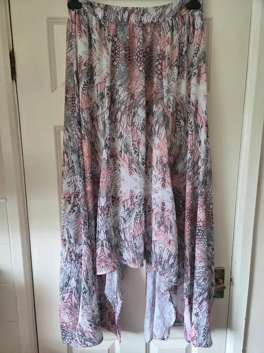 Firetrap Pink,Grey & White Abstract Print Asymmetric Handkerchief Hem Skirt. Size 10