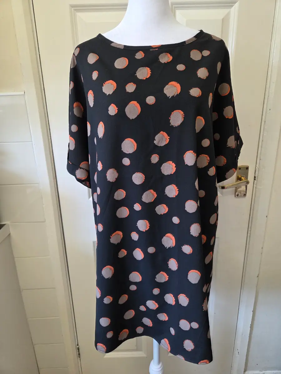 Capsule Black Boxy Tunic/Longline Top with Orange & Grey Abstract Dots. Size 22