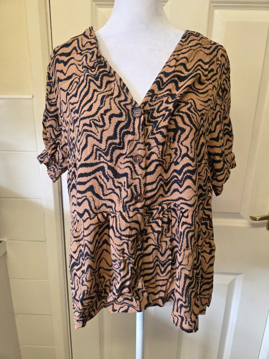Warehouse Abstract Animal Print Blouse Top. Size 14