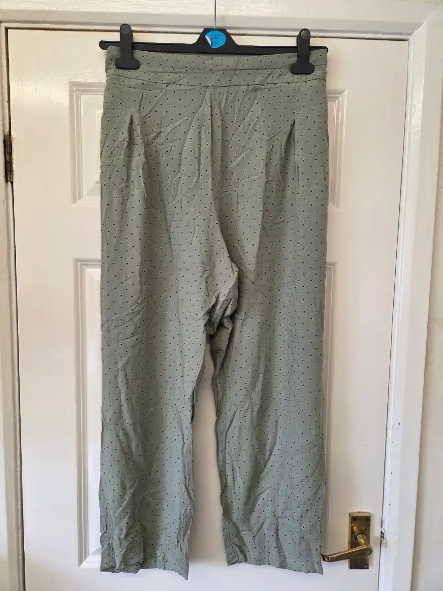 M&S Sage Green Polka Dot Wide Leg Trousers. Size 22. Short Leg