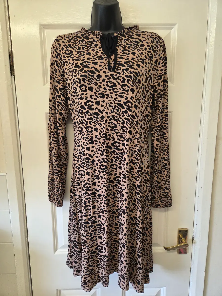 New Look Leopard Print Long Sleeve Dress. Size 10