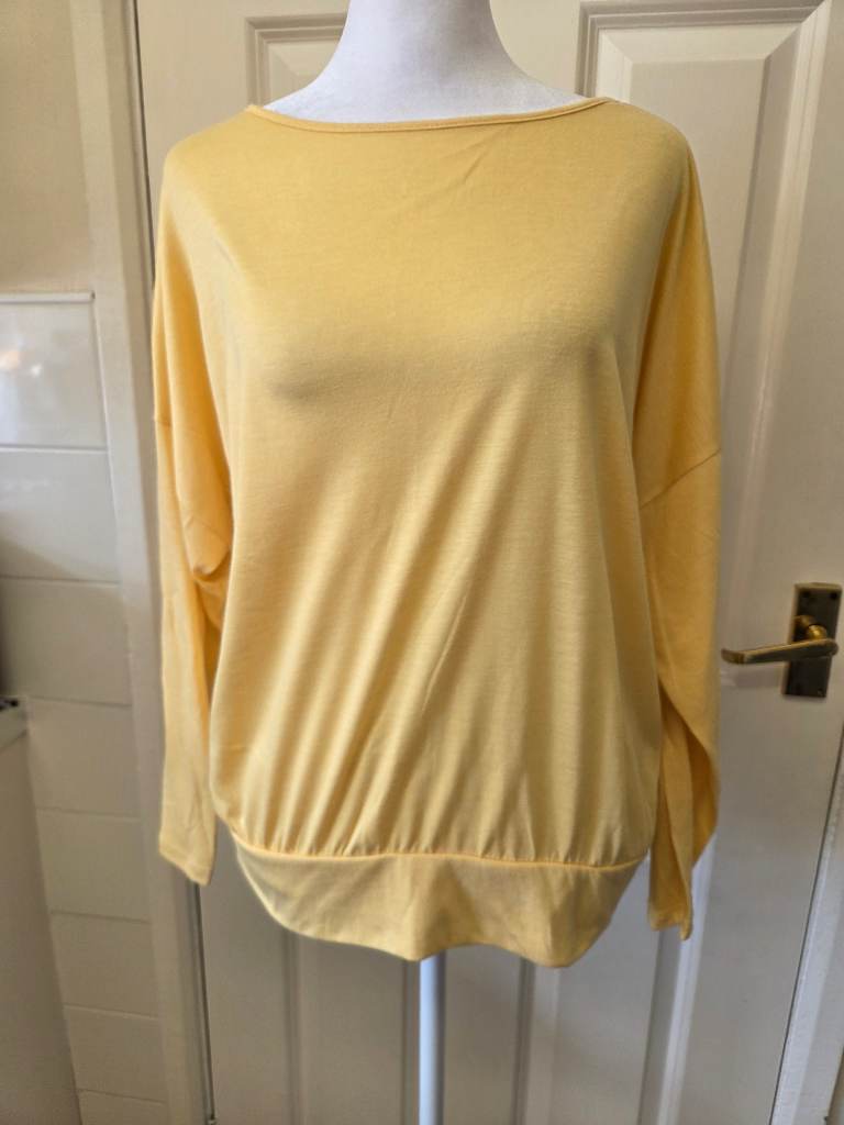 Marina Kavena Pastel Yellow Boatneck Batwing Long Sleeved Top. Size 12