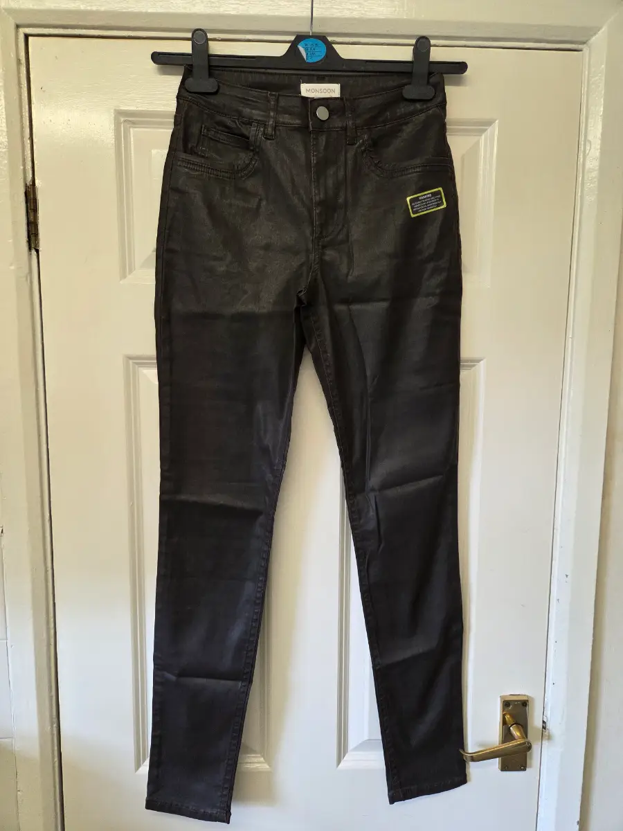 Brand New Monsoon Chocolate Brown Coated Skinny Jeans/Trousers. Size 8
