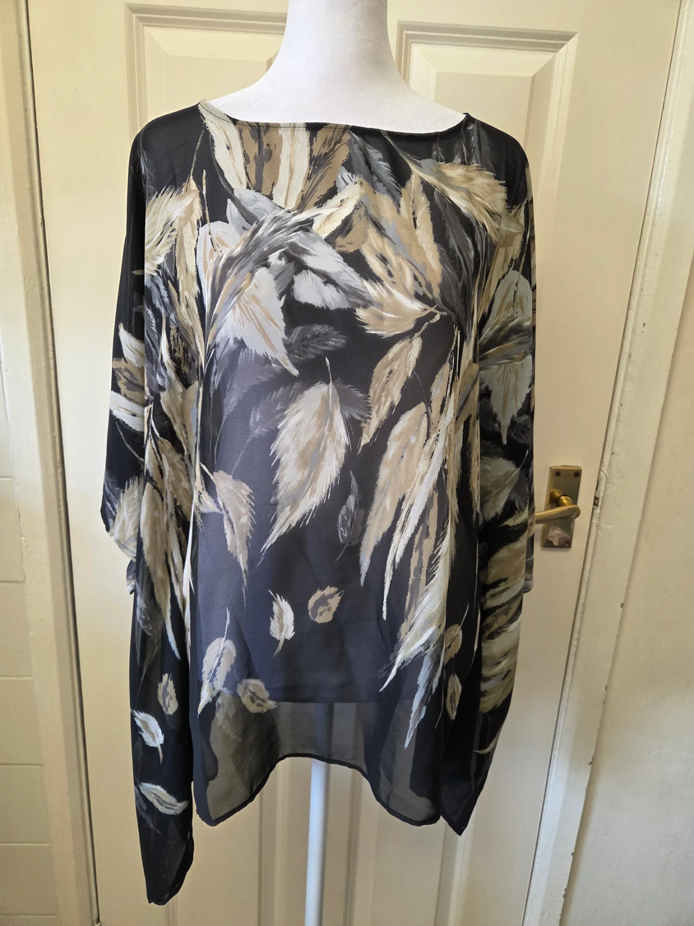 Chic Susan Graver Leaf Print Poncho Top  Size XS