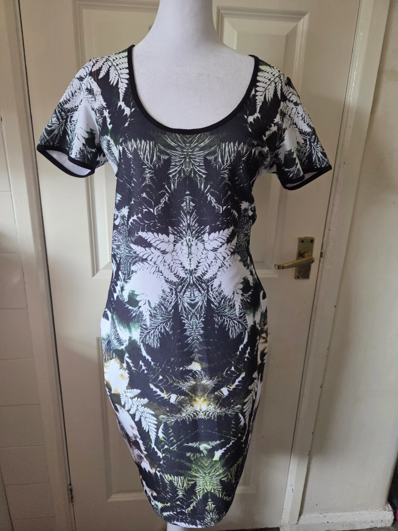 River Island Monochrome Tropical Fern Bodycon Dress Size 10