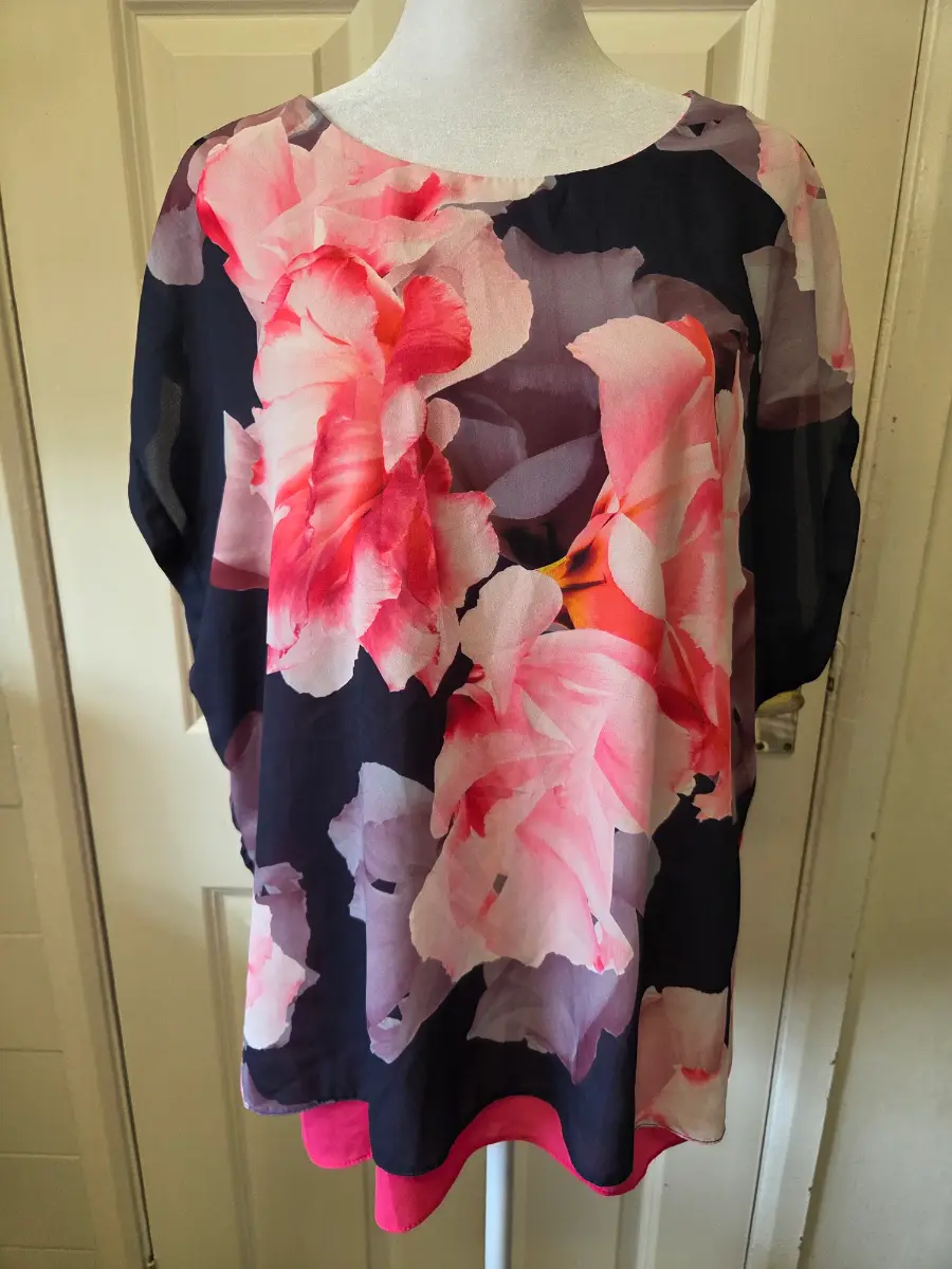 Wallis Petite Floral Chiffon Overlay Blouse Top. Size 18