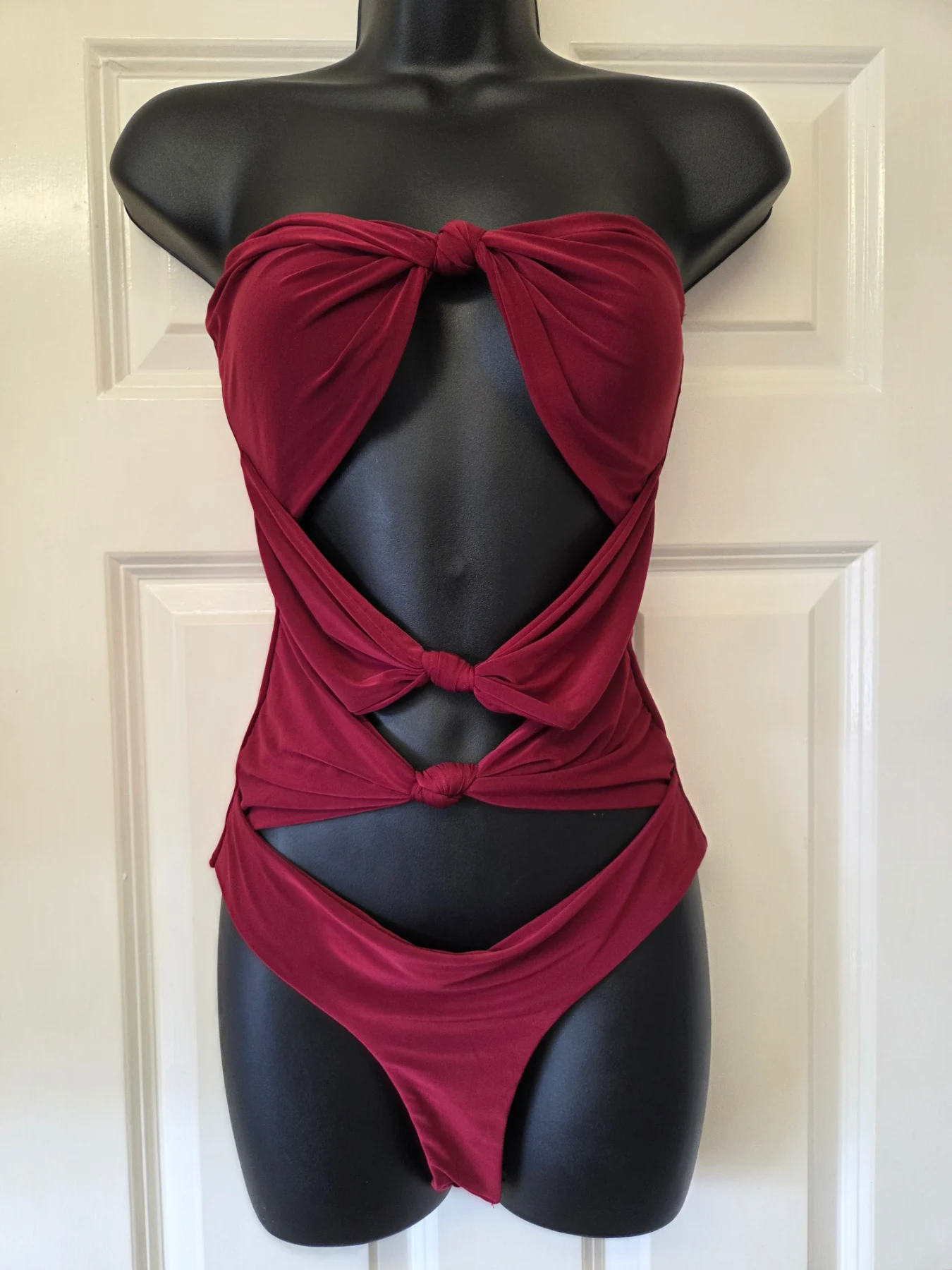 Stylewise Wine/Burgundy Cut Out Knot Front Bodysuit. Size 10