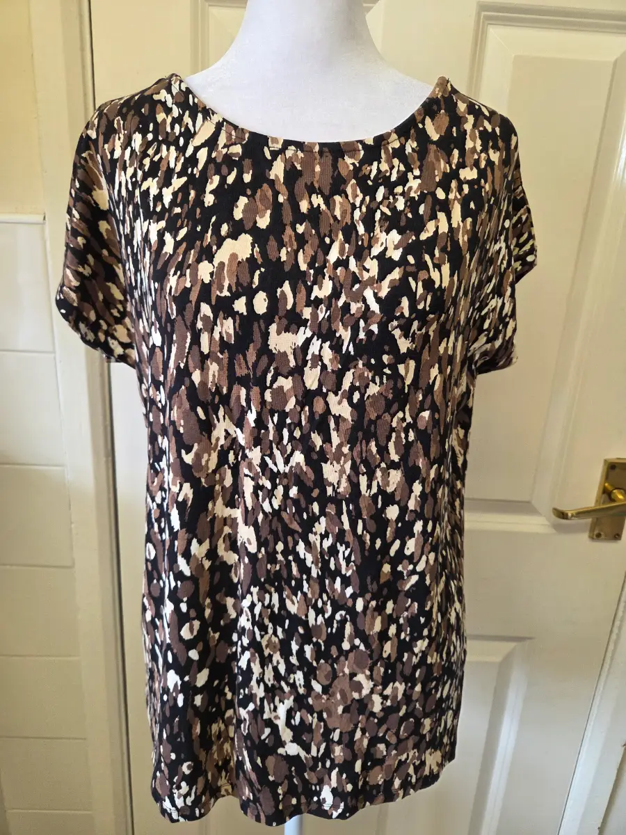 Tu Clothing Leopard Print Short Sleeved Top. Size 10