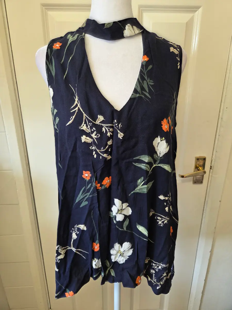 Red Herring Navy Floral Choker Neck Blouse Top. Size 10