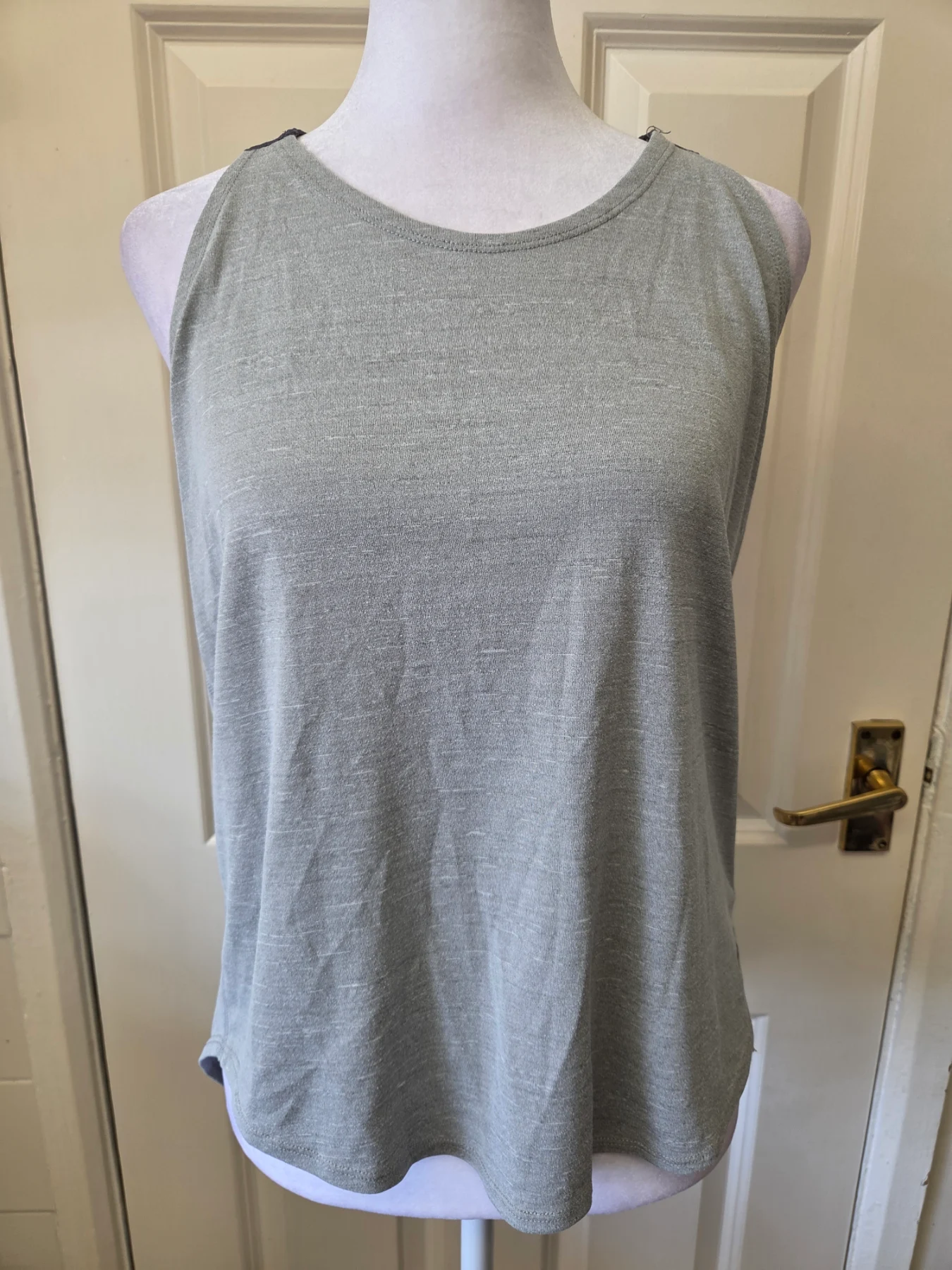 Nike Heather Grey Lightweight Open-Back Tank Top. Size S