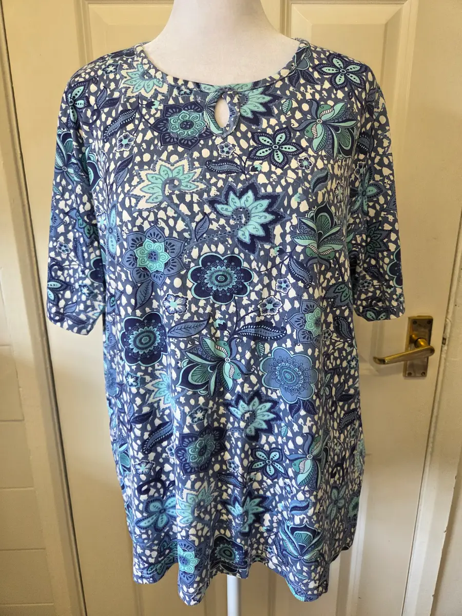 Honor Millburn Blue Floral Tunic Blouse Top. Size 18-20