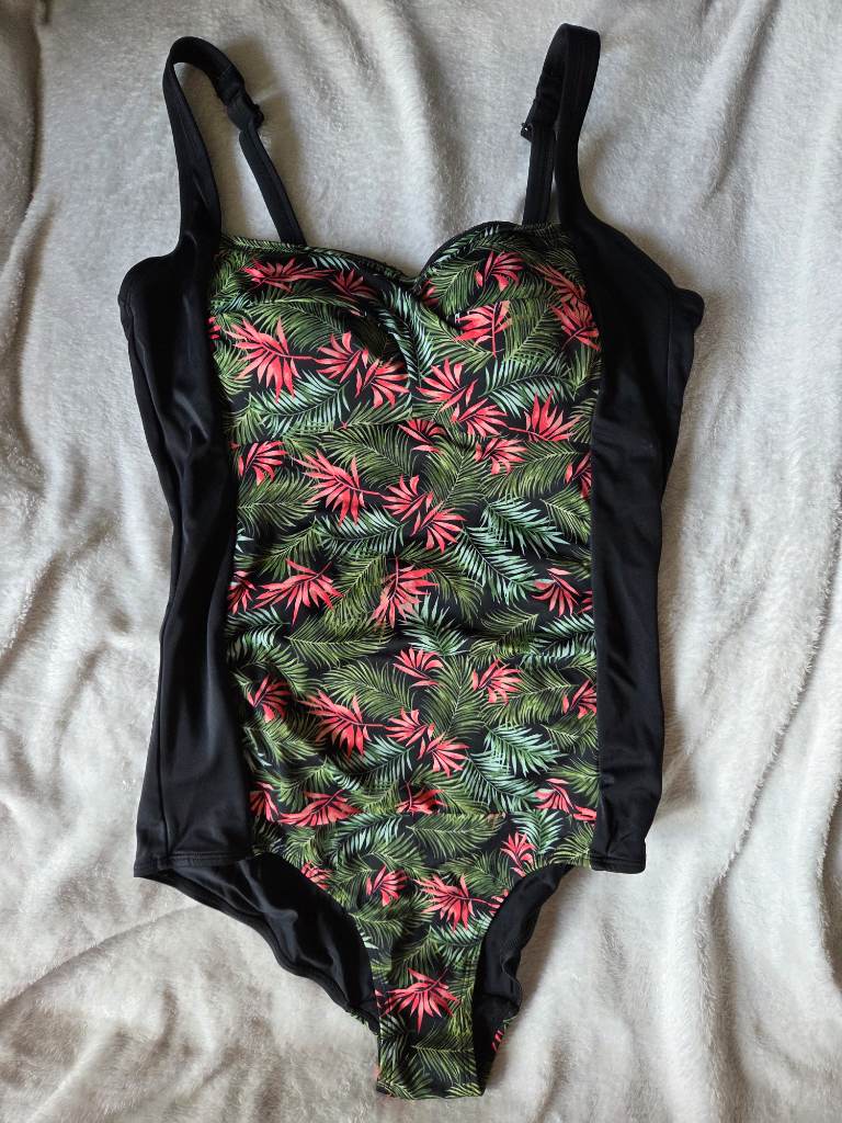 Dorina Tropical Palm Print Tummy Control One-Piece Swimsuit. Size 12