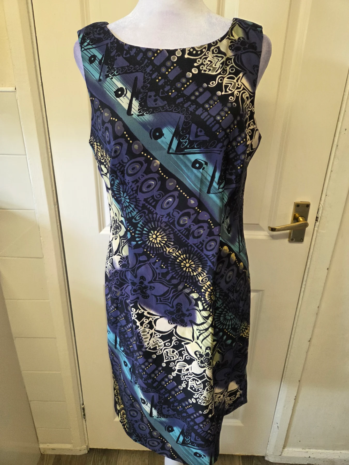 Connected Apparel Abstract Graphic Print Sleeveless Sheath Dress. Size 6