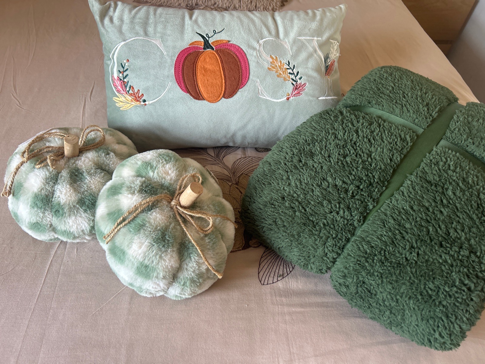 Autumn Pumpkin Themed Cushions Fleece Blanket Pillow Bundle
