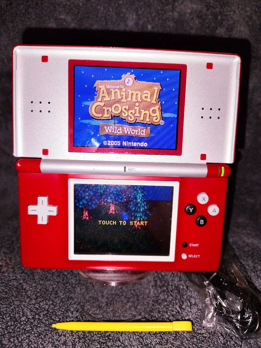 Nintendo DS Lite r4 CARD