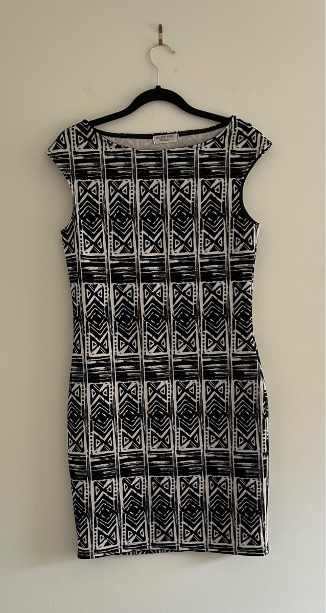 Blue Inc Aztec Print Bodycon style Dress. Size 10
