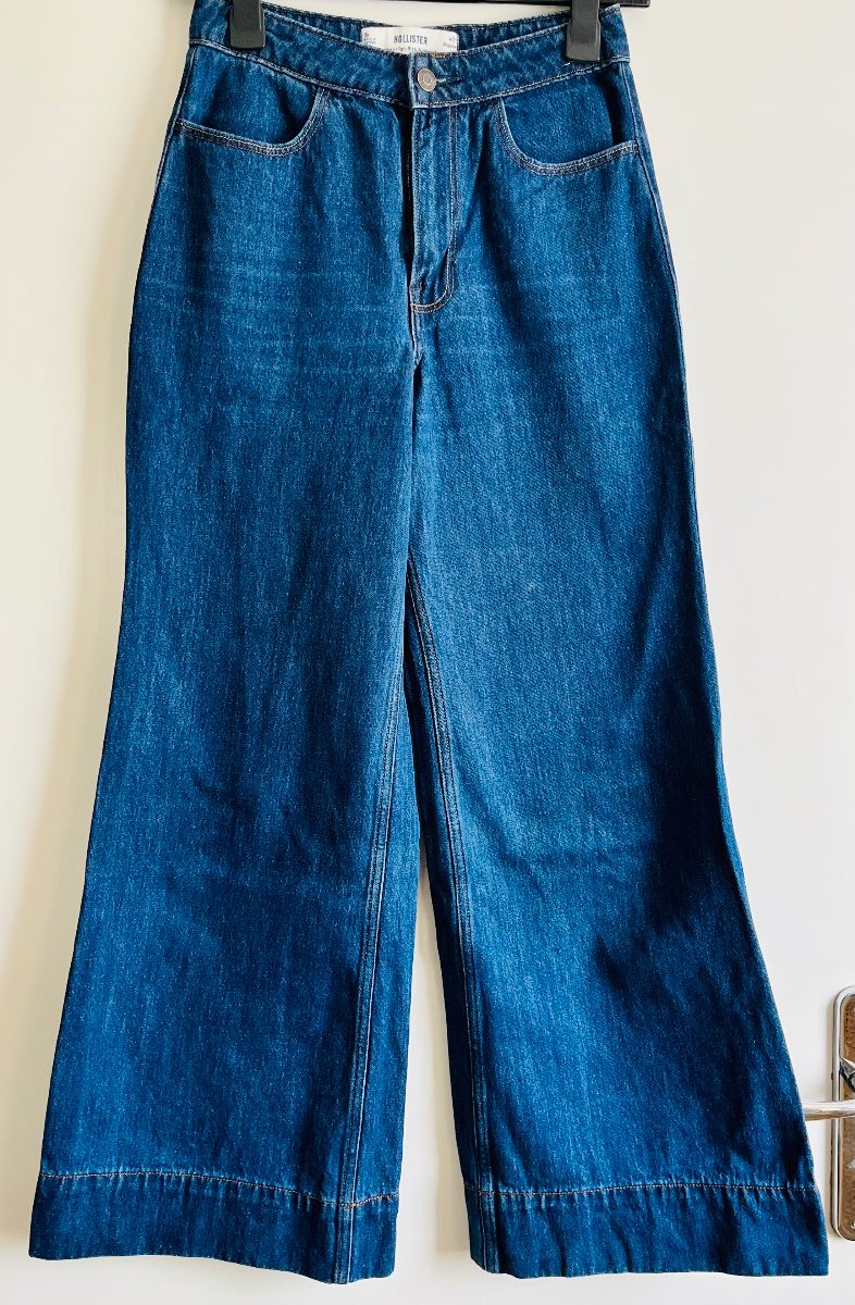 Hollister indigo blue ultra high-rise wide leg jeans - Size UK4