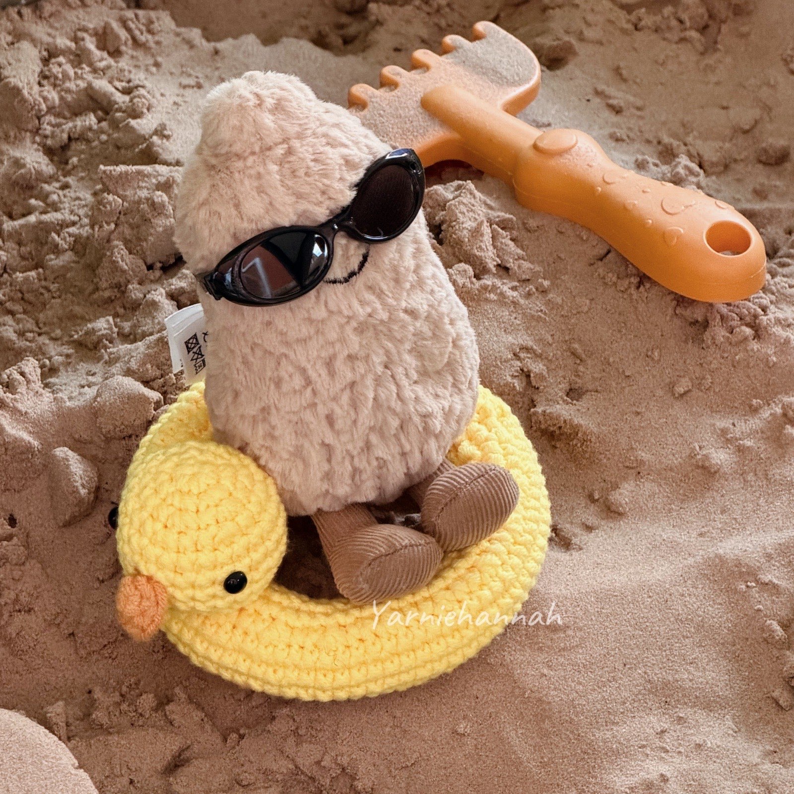 Crochet duck swim ring with sunglasses for jellycat peanut