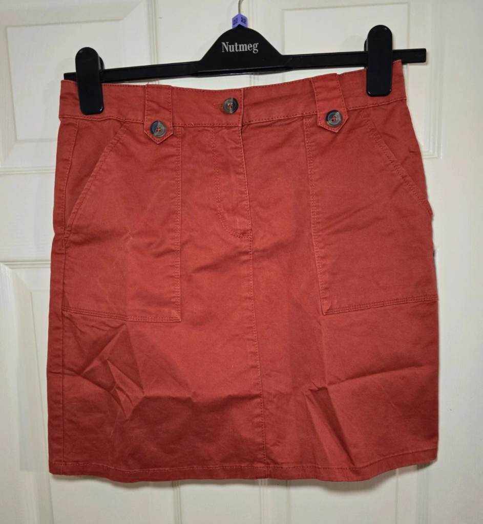 M &CO skirt. size 10. rust colour.