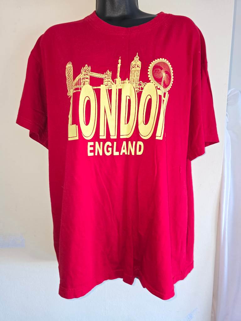T-shirt with London England print on front. Size XL