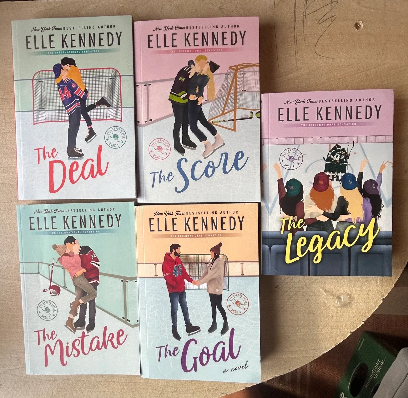 Off Campus Books - Elle Kennedy