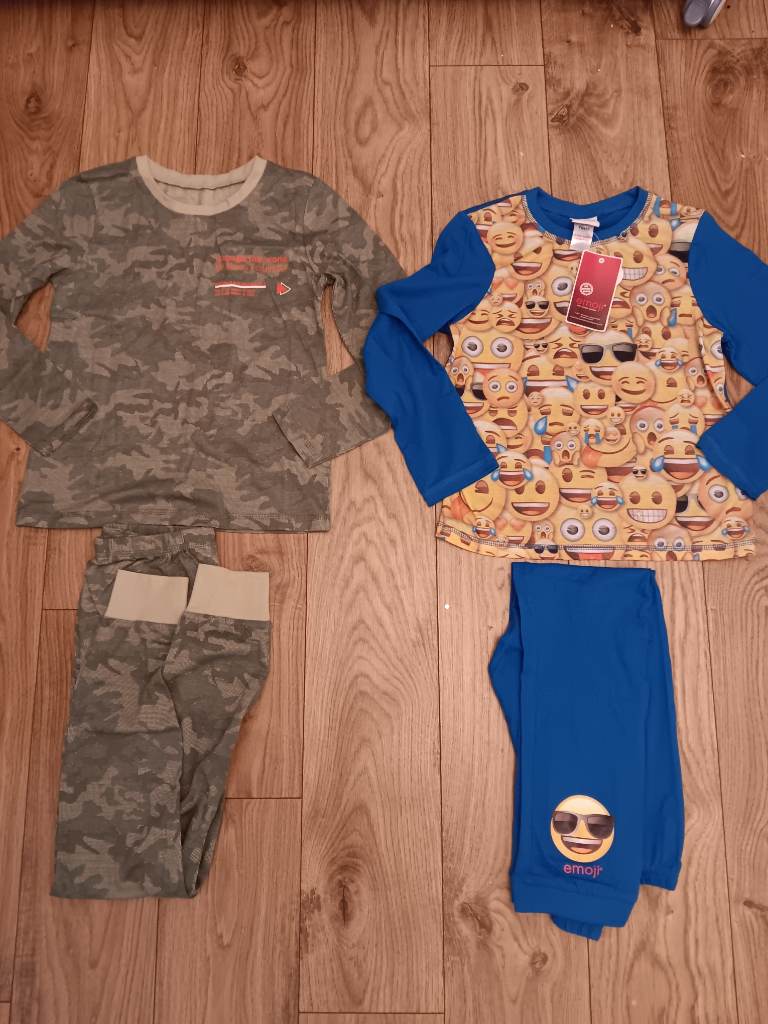 Boys new pyjamas 8-9 years