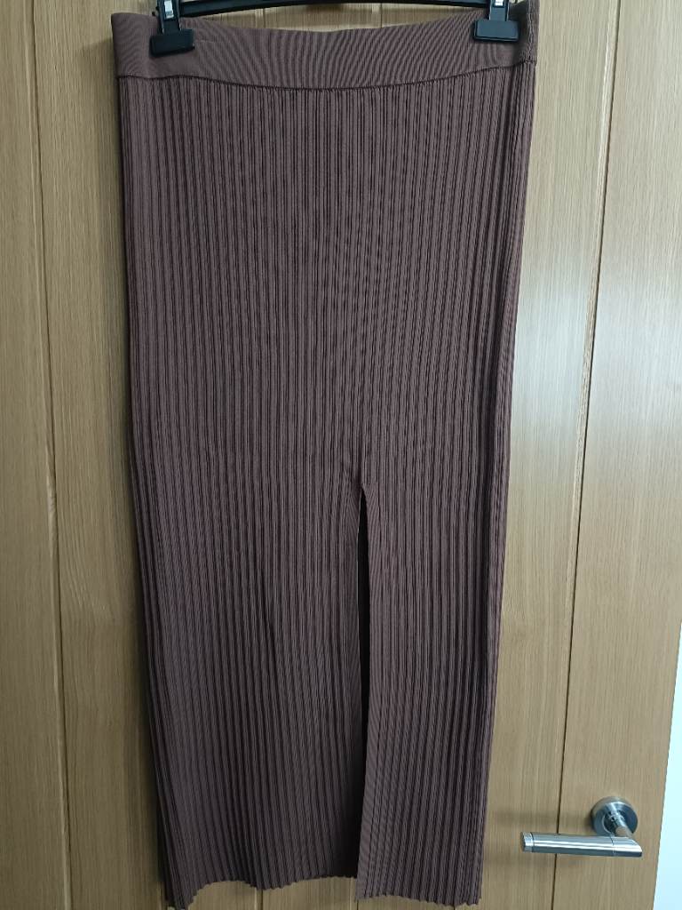 Forever New Aliza Chocolate Brown Plisse Ribbed Knit Co-Ord Midi Skirt Size 14