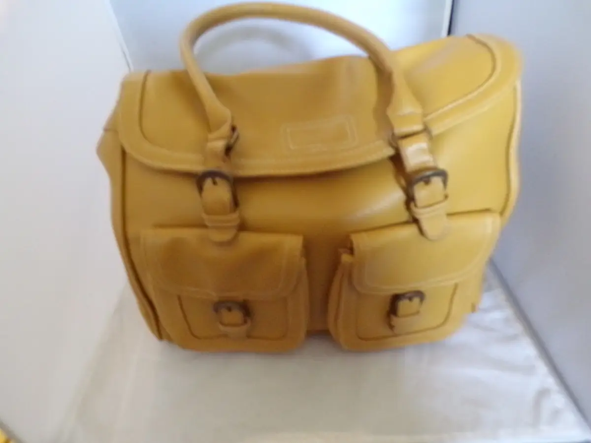 Ladies Leather Holdall