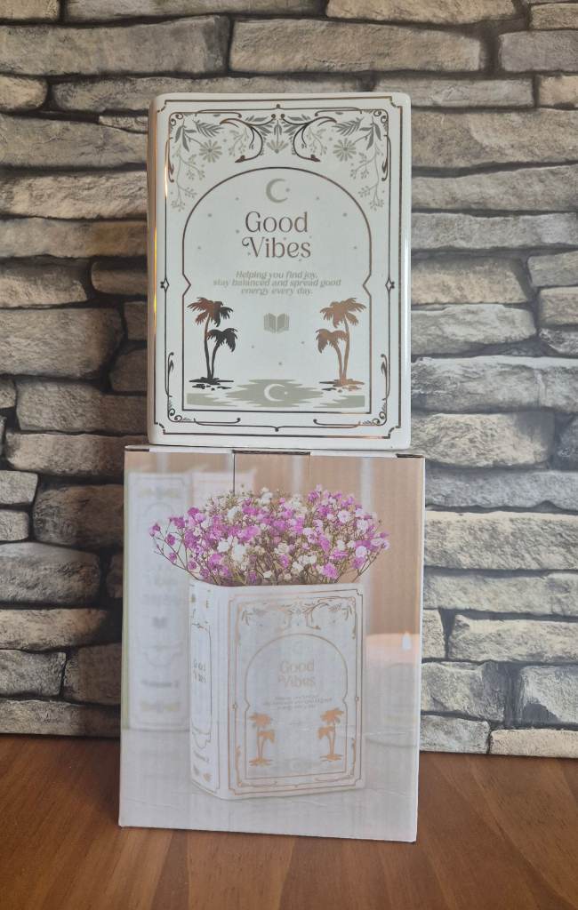 Book Style Vase Good Vibes White