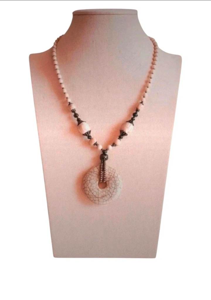 Vintage Inspired Elegant Cream Beaded Crackled Stone Pendant Statement Necklace | Boho Chic