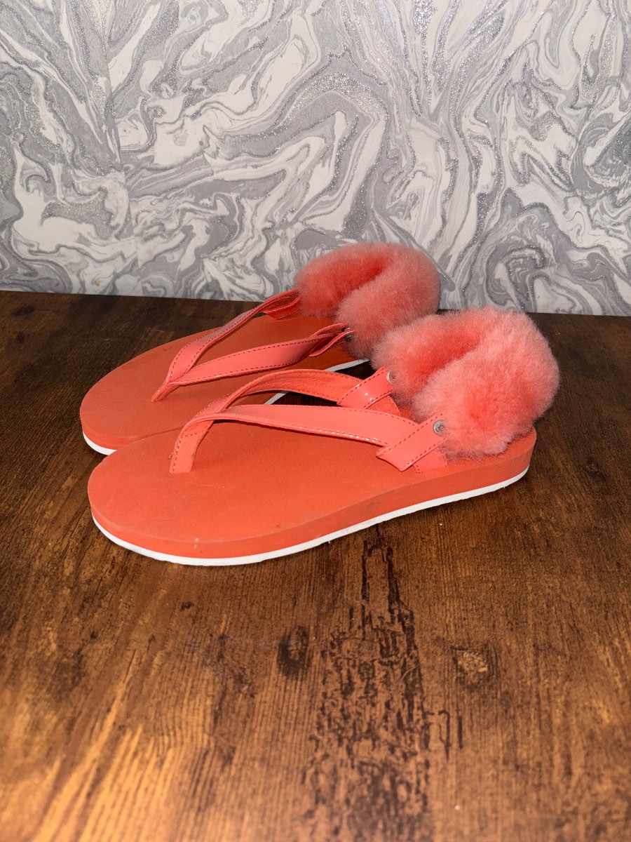 Rare Discontinued UGG LaaLaa Sandals | Coral Orange | Brand New