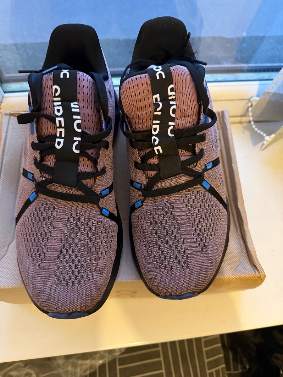 On clouds men’s running trainer