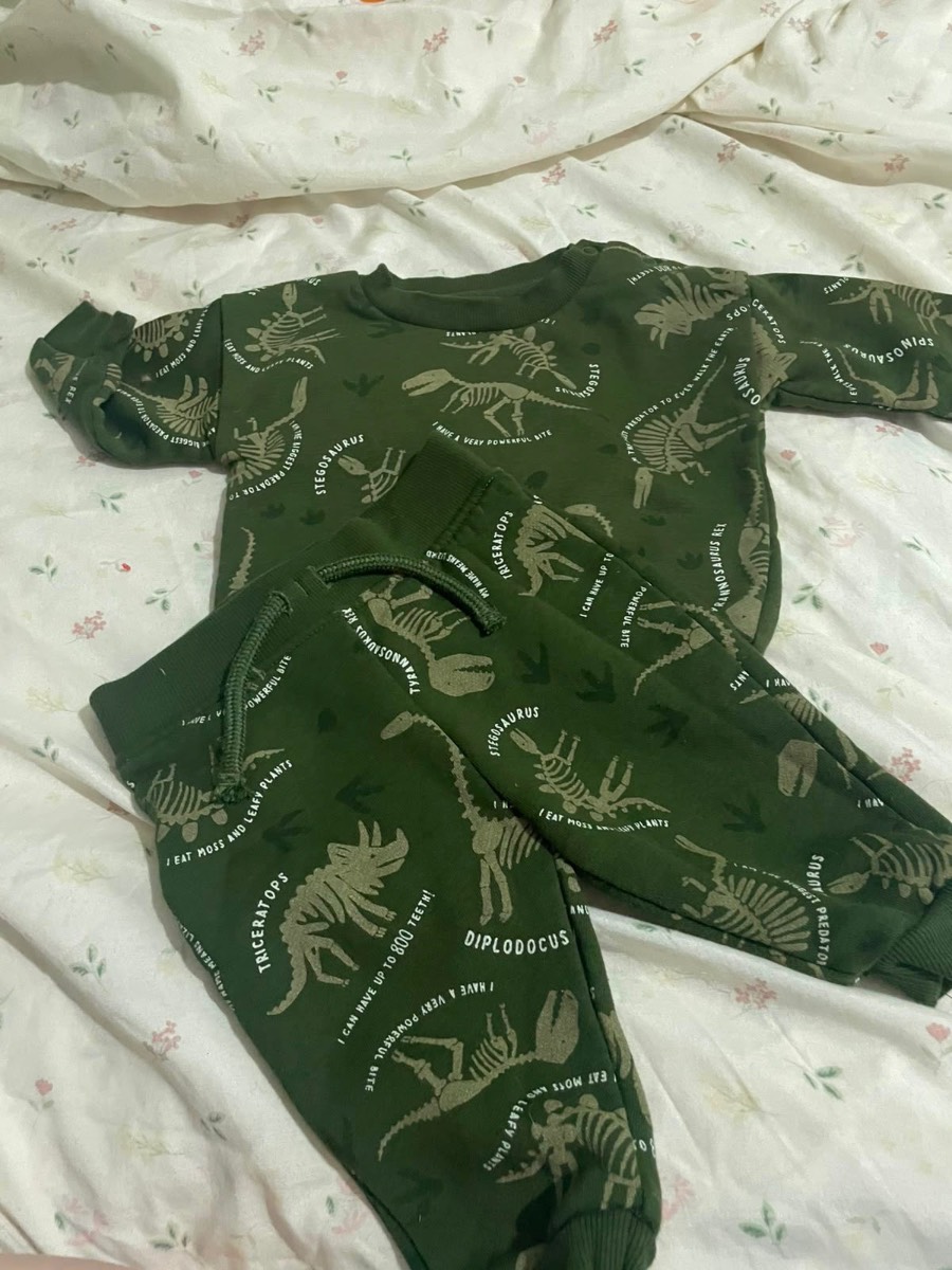 Dino boys tracksuit