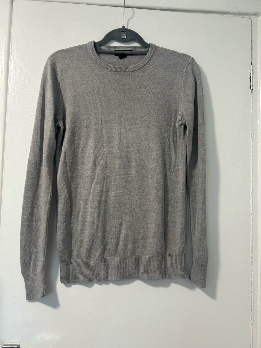 Light grey cedar wood state lightweight men’s jumper