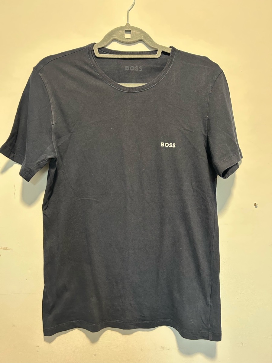 Men’s medium navy blue short sleeve boss tshirt