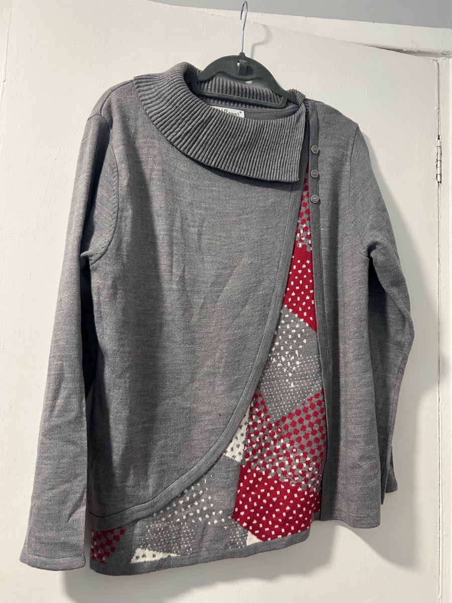 Mudflower size medium to large grey knitted panel design jumper