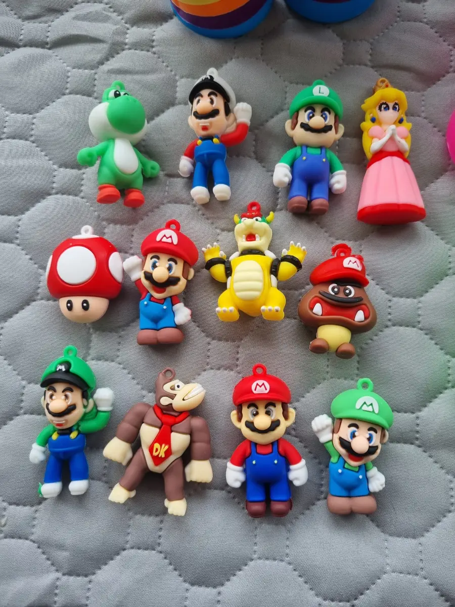 Super Mario figuires suprise eggs
